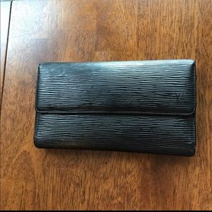 Louis Vuitton Epi wallet